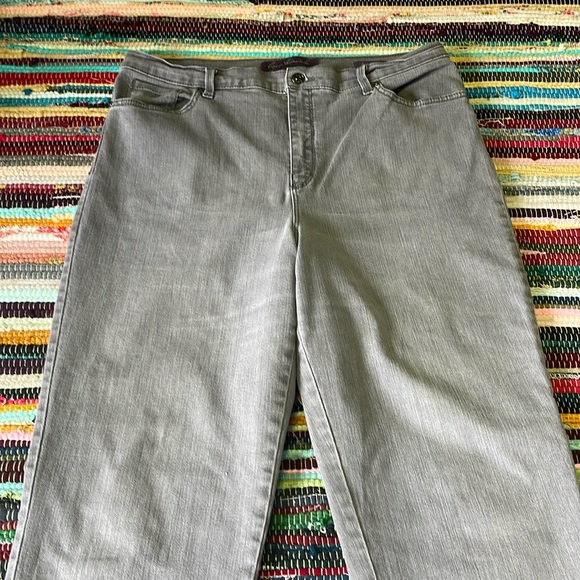 Gloria Vanderbilt Gray Bedazzled Amanda Jeans-#1965+ - Picture 7 of 12